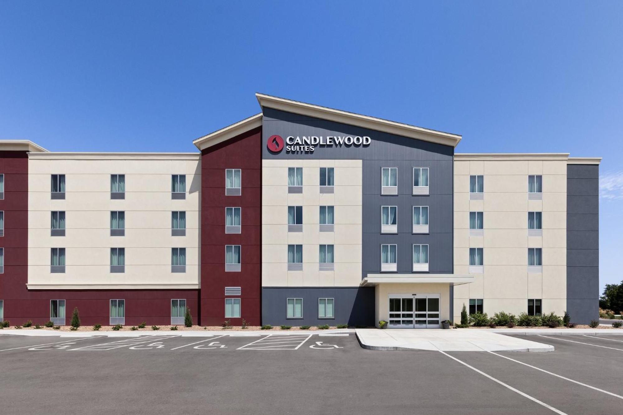 Candlewood Suites Mcpherson, An Ihg Hotel Kültér fotó