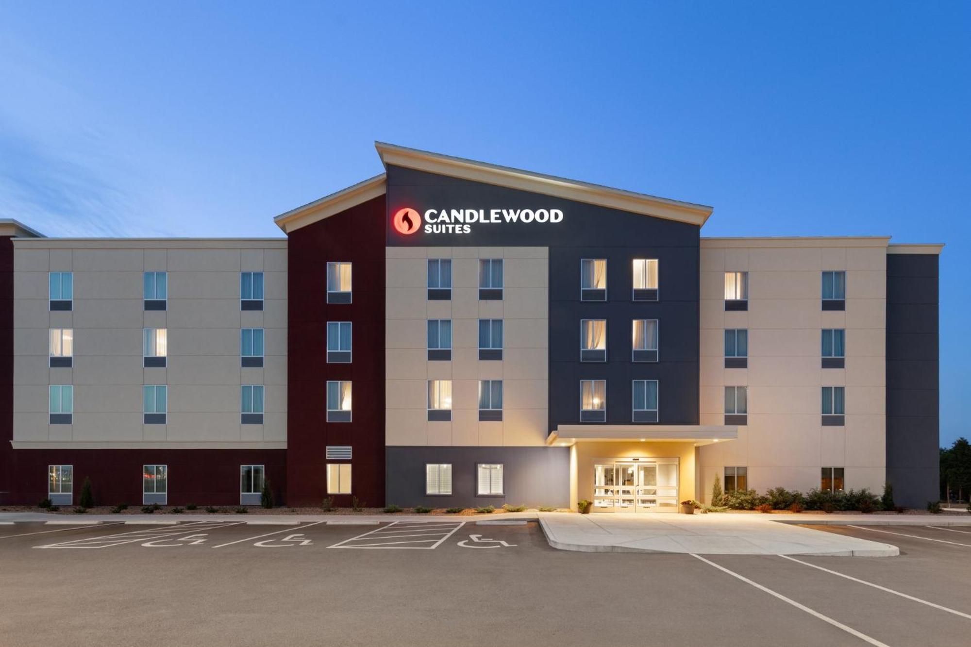 Candlewood Suites Mcpherson, An Ihg Hotel Kültér fotó