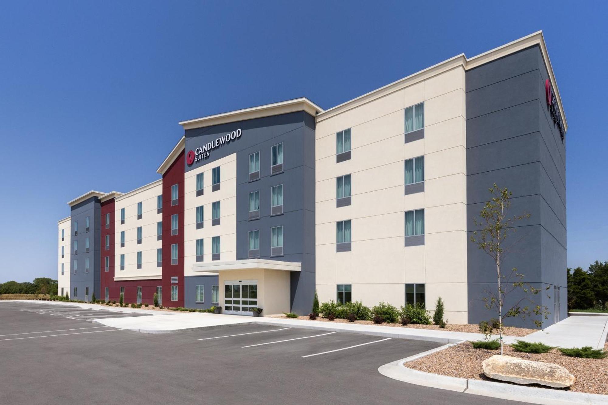 Candlewood Suites Mcpherson, An Ihg Hotel Kültér fotó